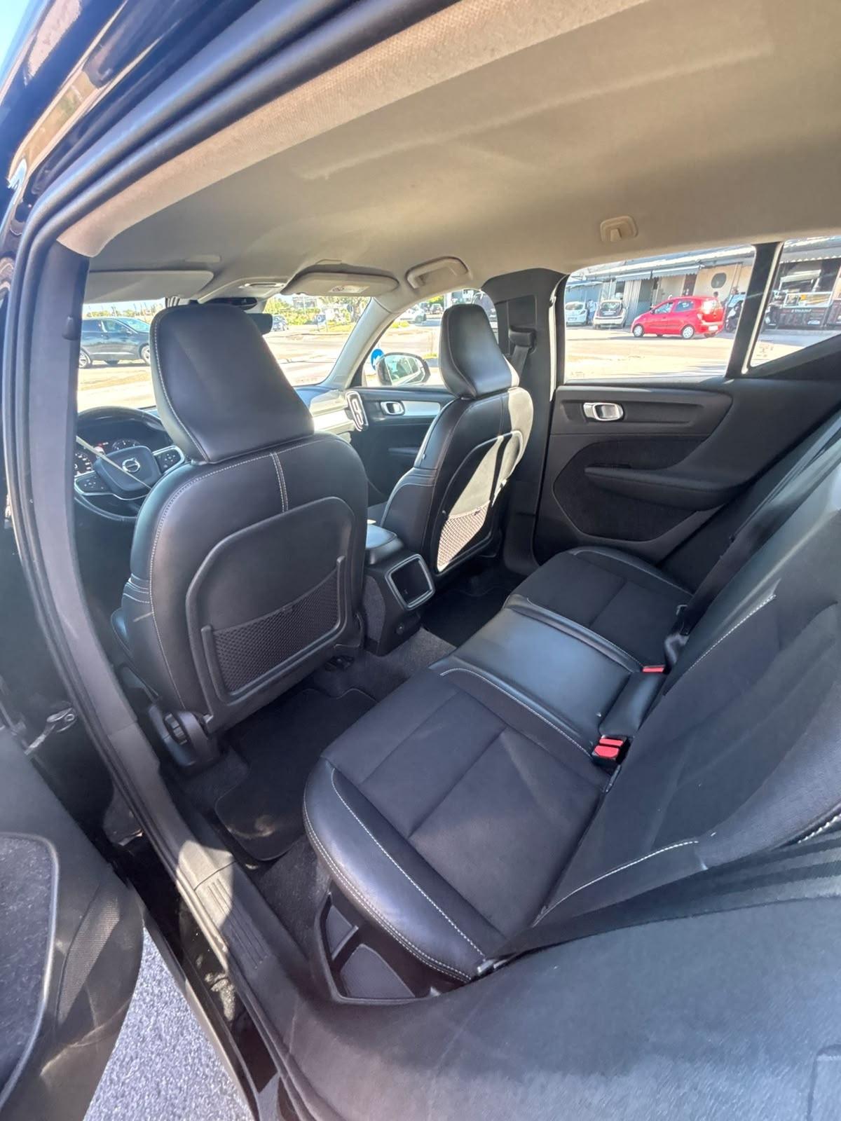 Volvo XC40 D4 AWD Geartronic Business Plus