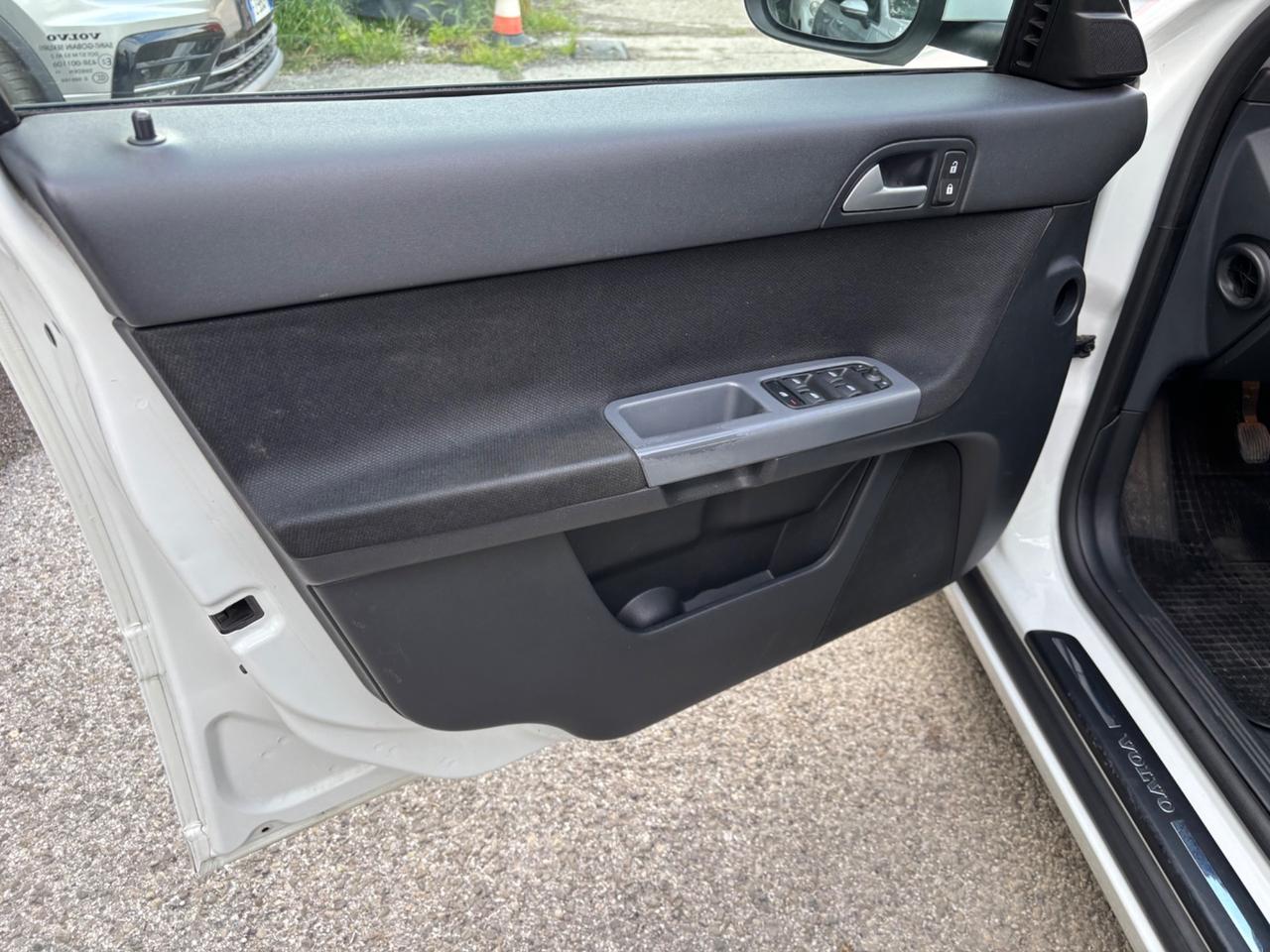 Volvo V50 D2 POLAR OK Neopatentati