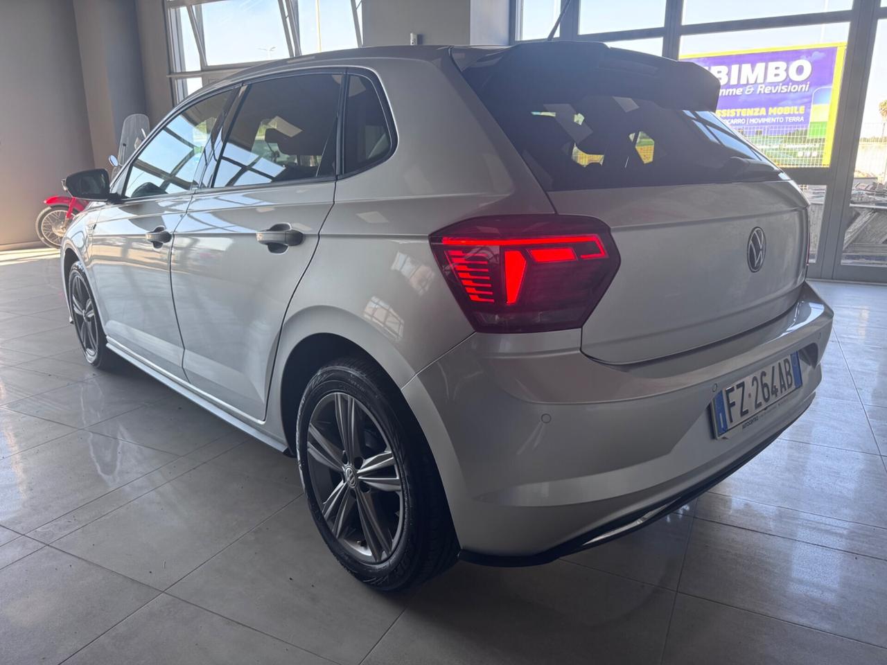 VOLKSWAGEN POLO R-LINE TGI METANO MY2020