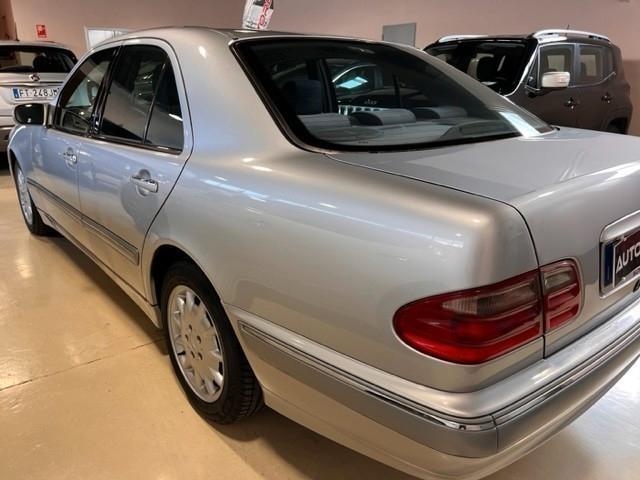 Mercedes-benz E 200 E 220 CDI EXECUTIVE