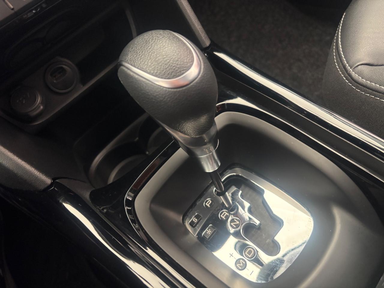 Peugeot 2008 PureTech Turbo 110 EAT6 S&S Black Matt
