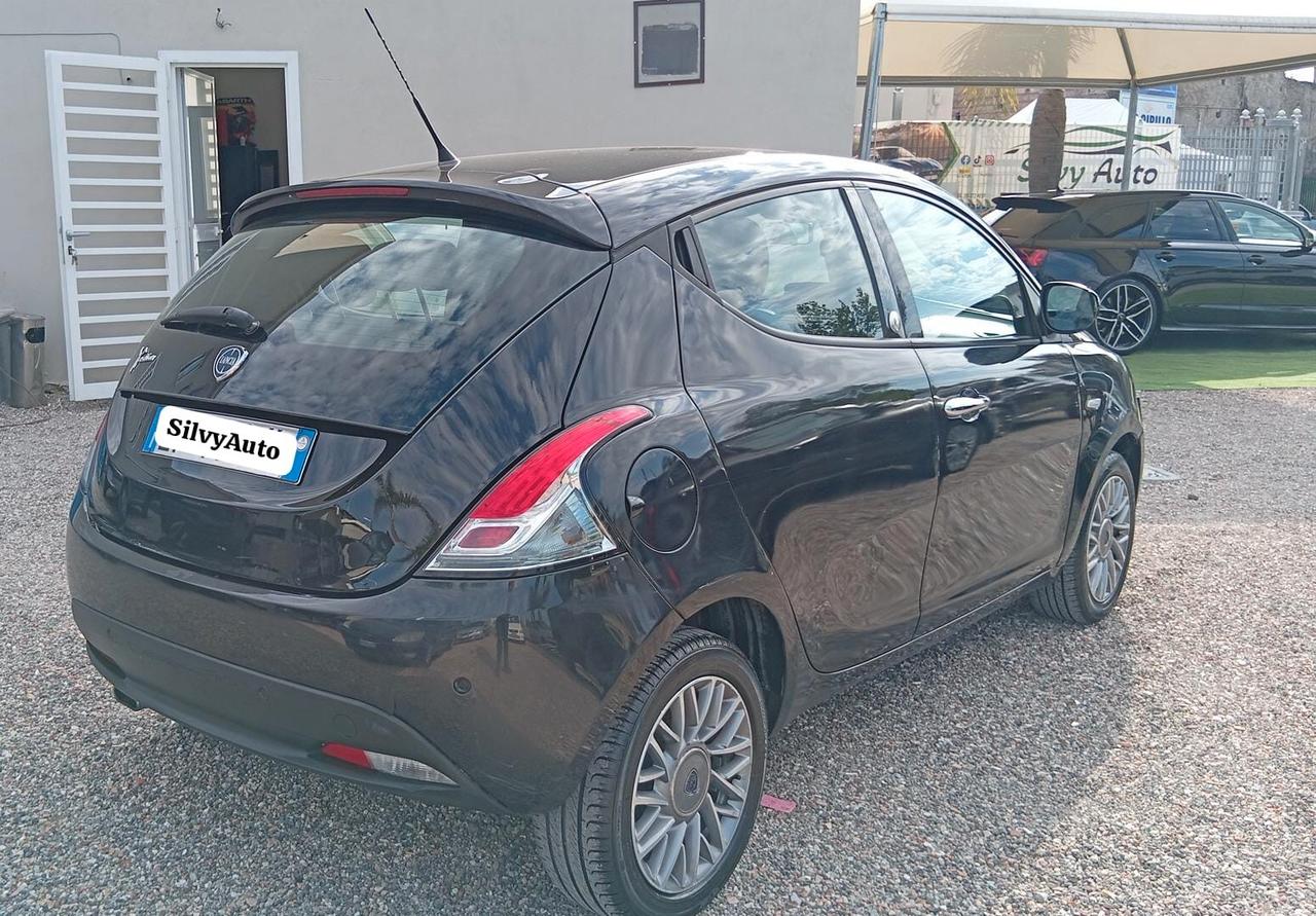 Lancia Ypsilon 1.2 69 CV 5 porte GPL Ecochic Gold