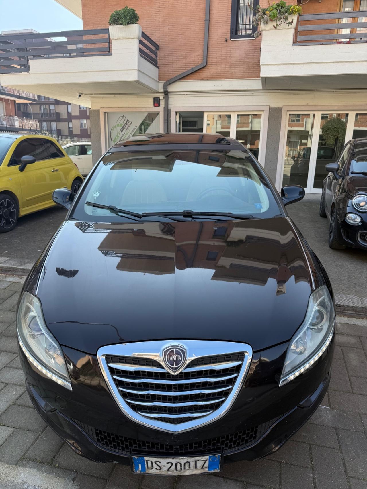 Lancia Delta 2.0 MJT DPF Argento