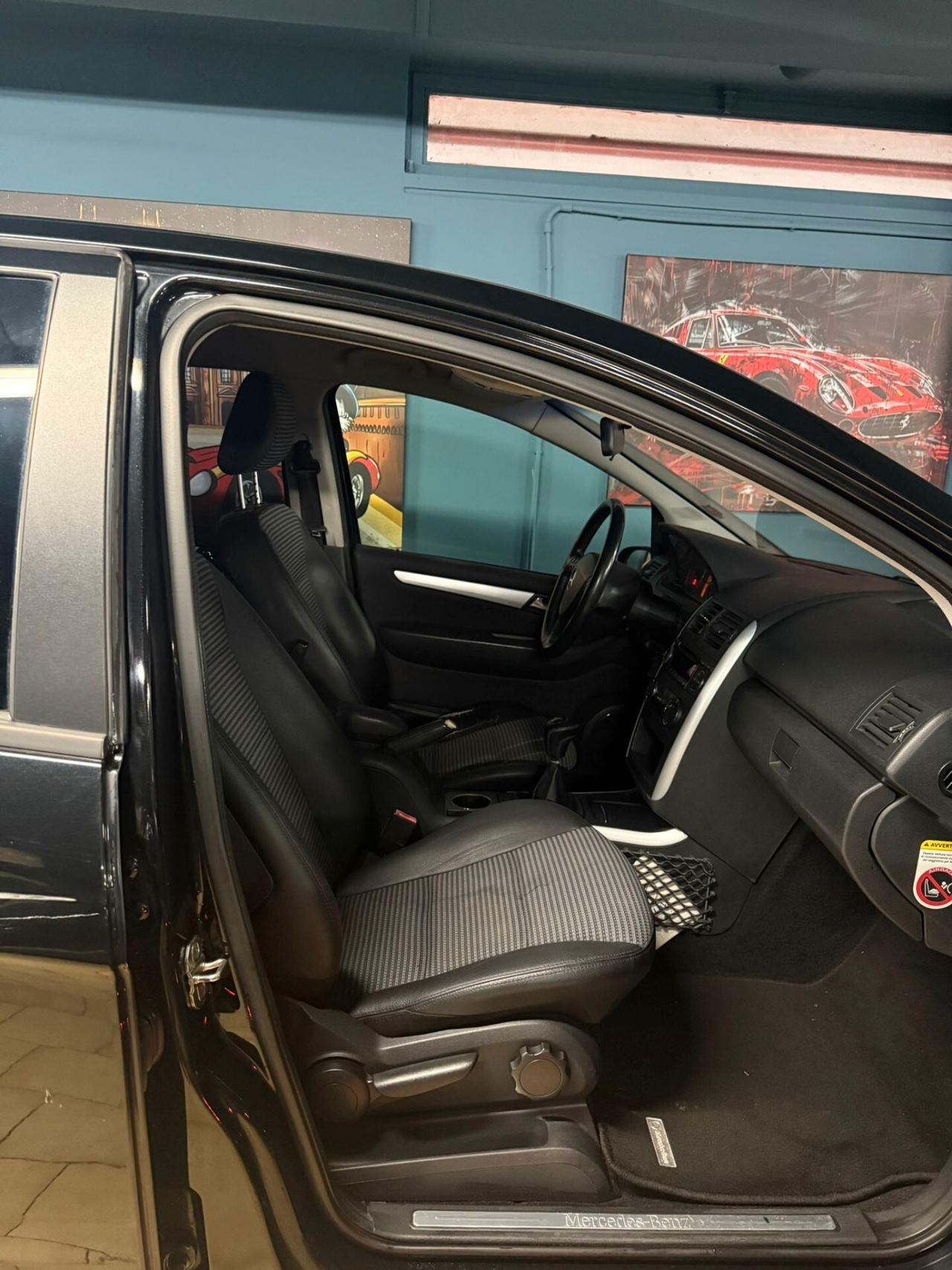 A200 136CV ENTRA OVUNQUE DENTRO MILANO!