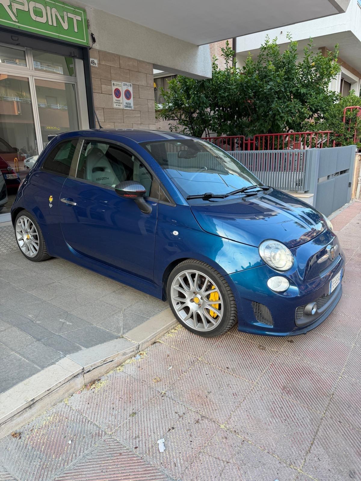 Abarth 500 1.4 Turbo T-Jet TRIBUTO FERRARI