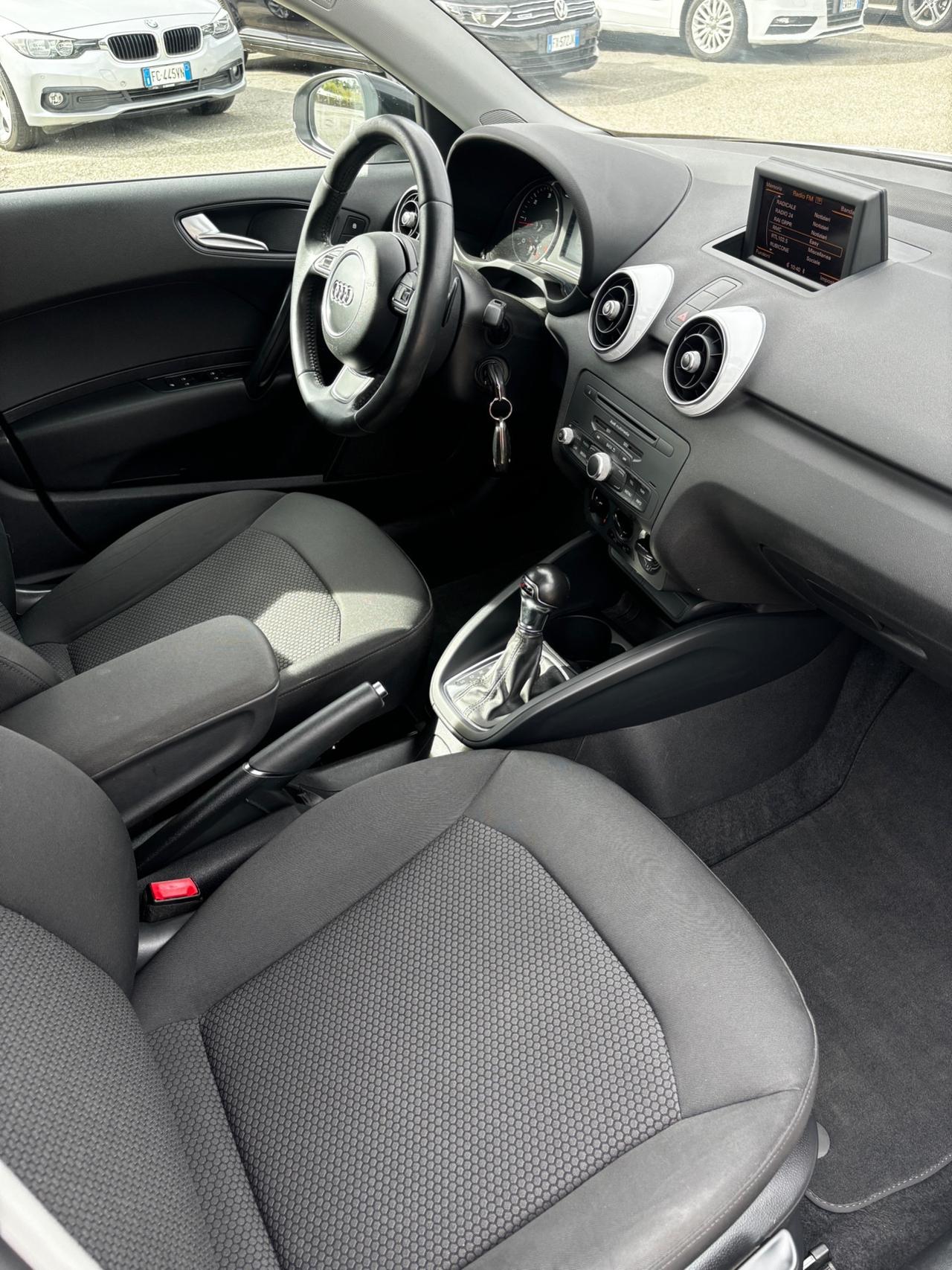 Audi A1 1.6 TDI S tronic Admired - 2013