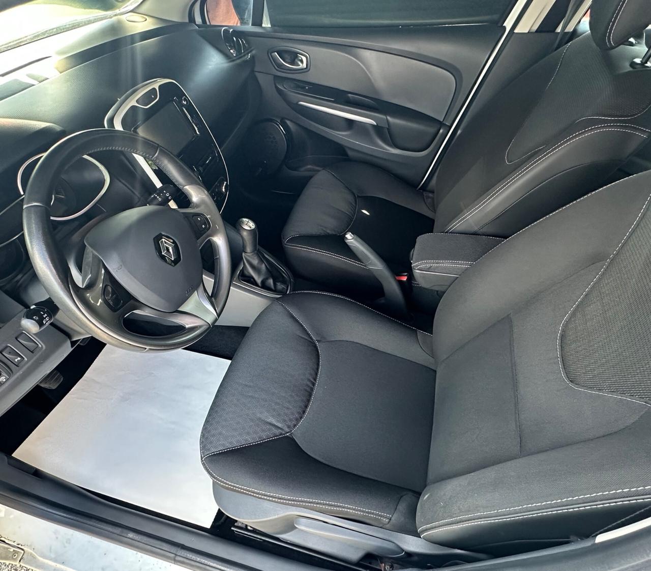 Renault Clio 1.2 75CV GPL led cerchi in lega ma i sensori di parcheggio