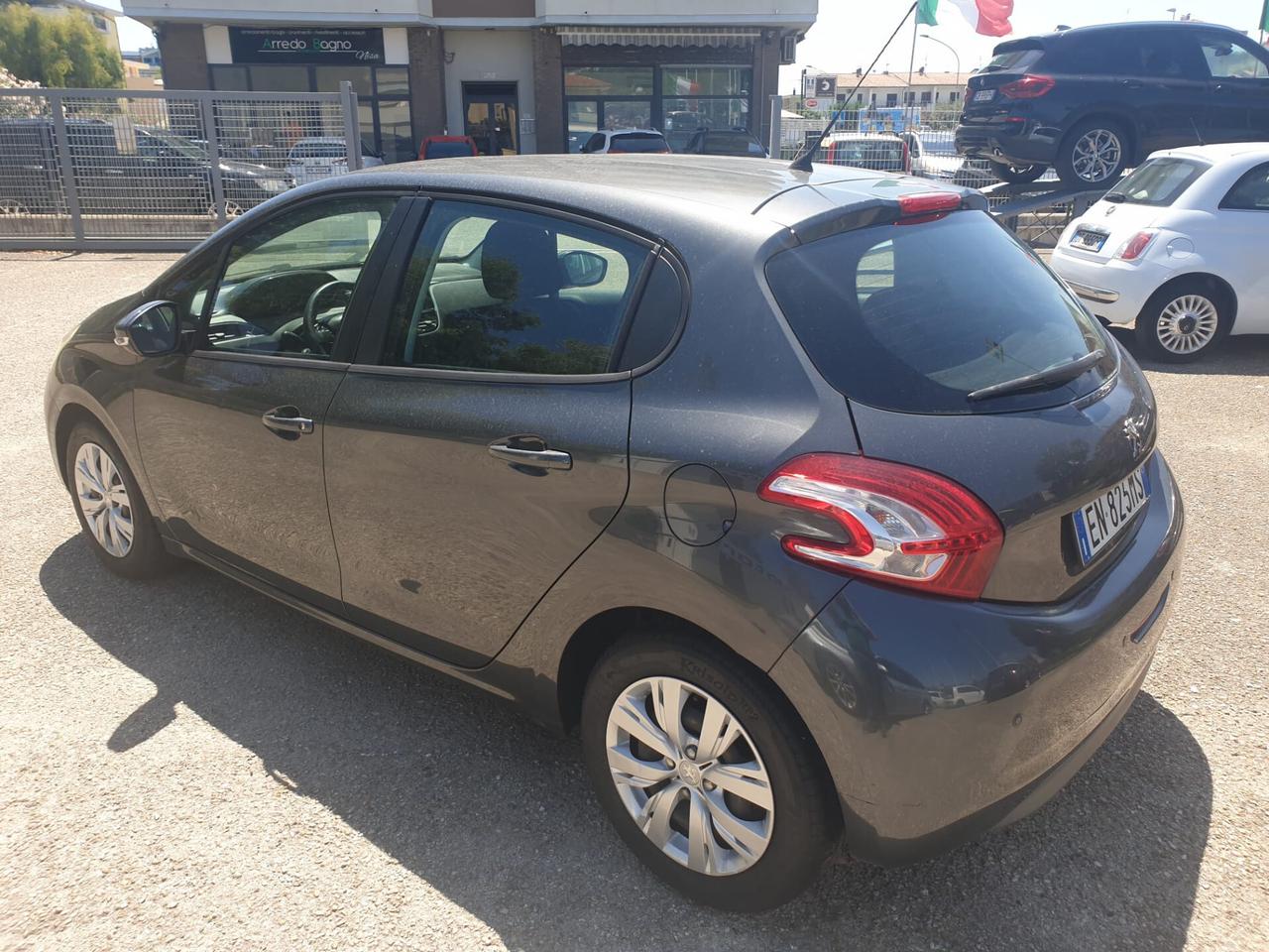 Peugeot 208 1.4 HDi 68 CV 5 porte Access