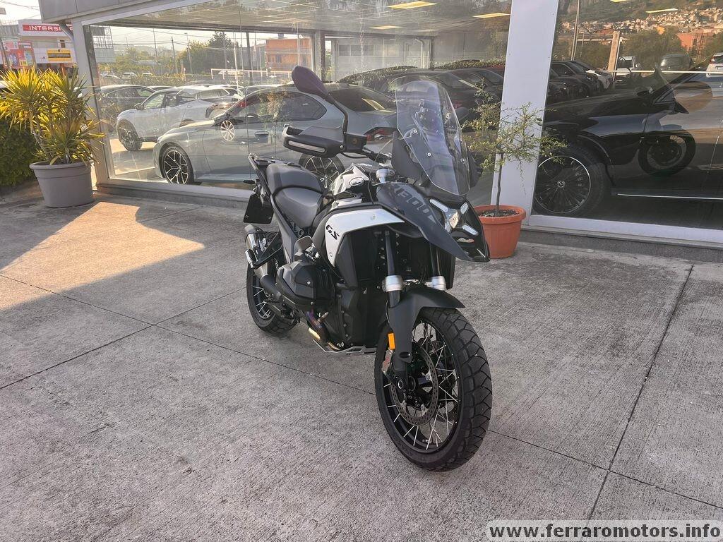 Bmw R 1300 GS triple black a 219 euro al mese senza anticipo