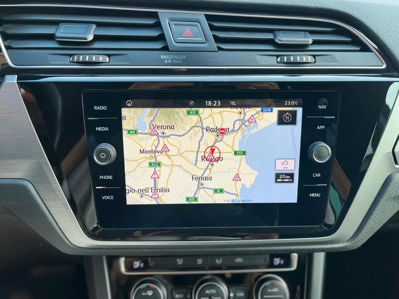 Volkswagen Touran 2.0 TDI DSG Executive - 7 POSTI