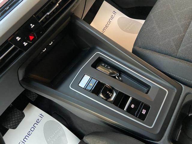 VOLKSWAGEN Golf 2.0 TDI DSG SCR Life COCKPIT-LUCI AMBIENTE