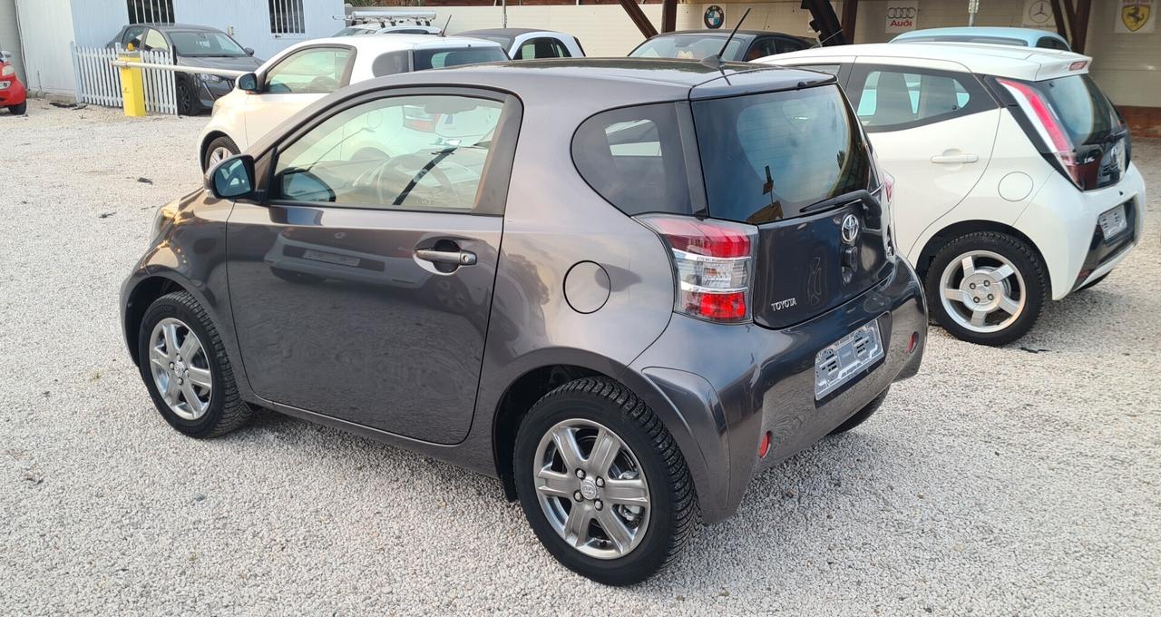 Toyota iQ 1.0