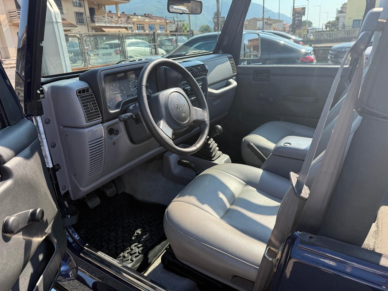Jeep Wrangler 2.5 cat Soft top (EU)