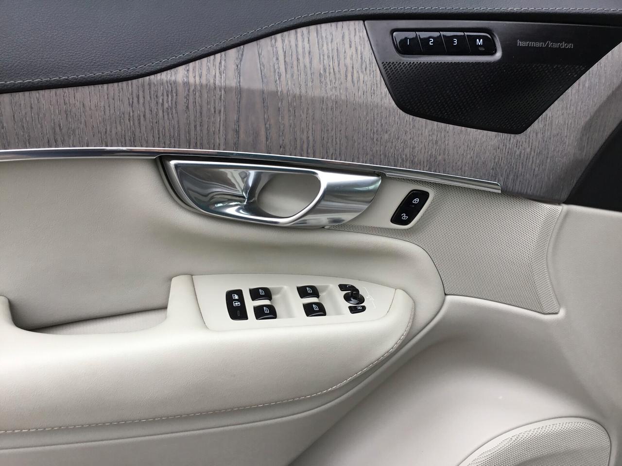 Volvo XC 90 B5 (d) AWD AUT. 7 posti Ultimate Bright