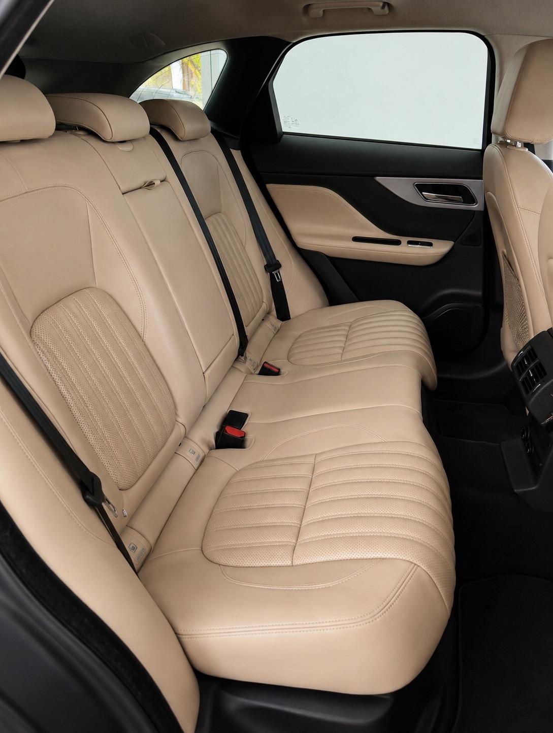 Jaguar F-Pace 2.0 D 240 CV AWD aut. Portfolio