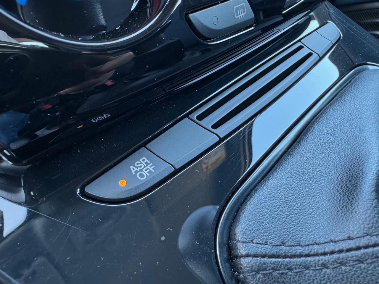 Lancia Ypsilon 1.0 firefly hybrid Platino / NO VINCOLI