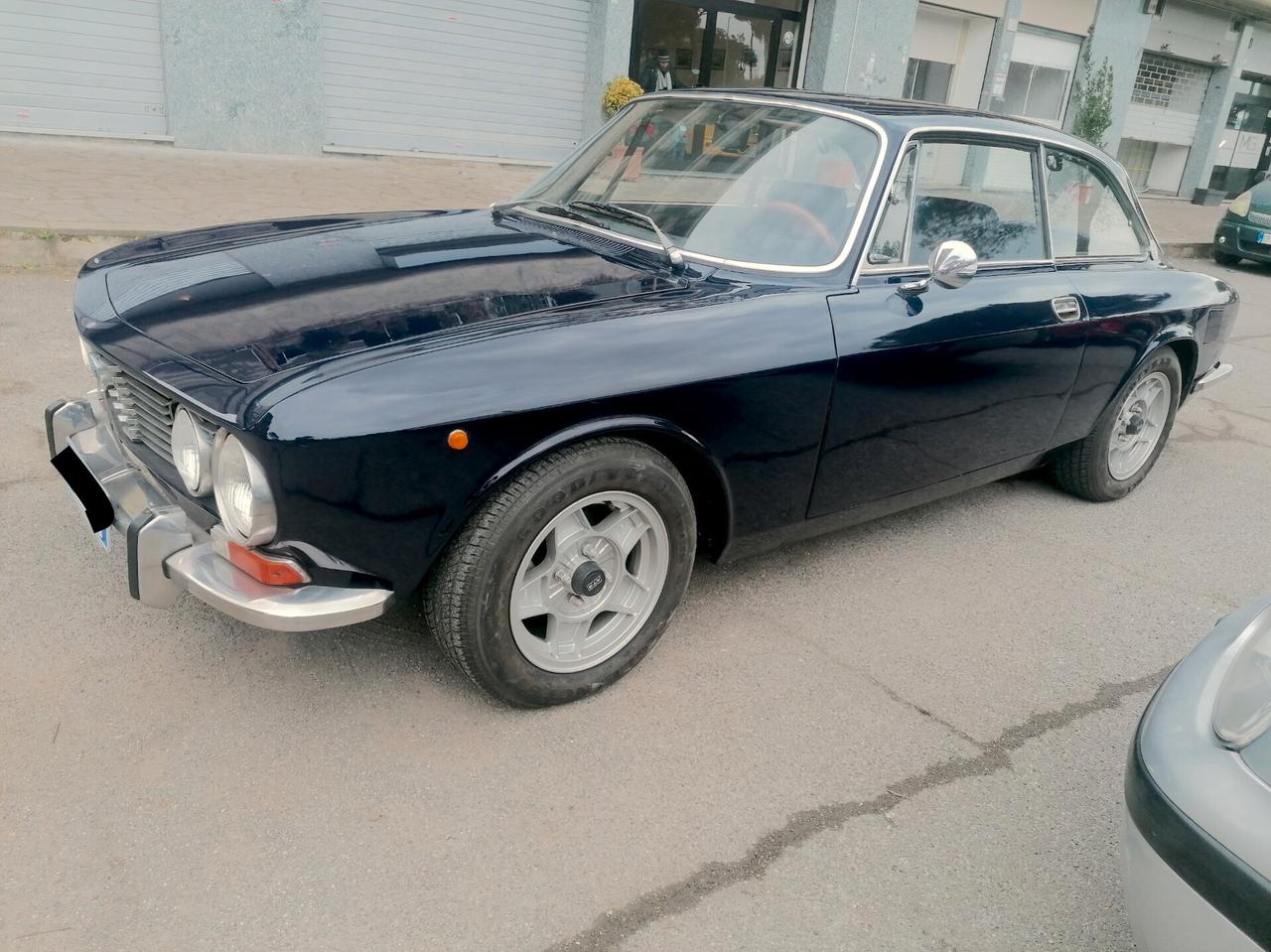Alfa Romeo GT 2000
