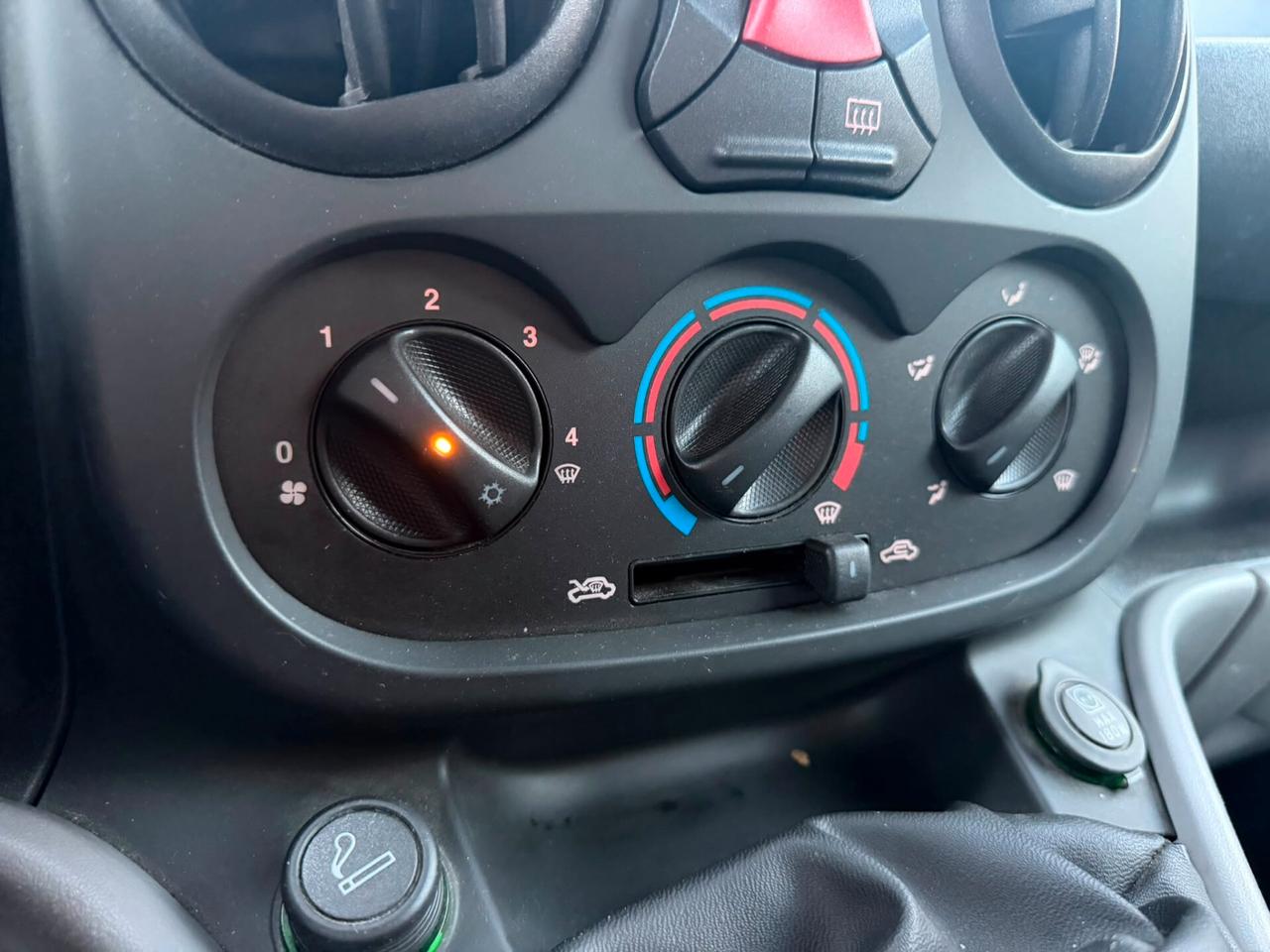 FIAT DOBLO 1.6 BENZINA METANO CON CLIMA