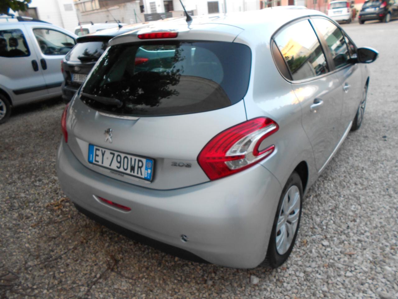 Peugeot 208 1.4 HDi 68 CV 5 porte Active