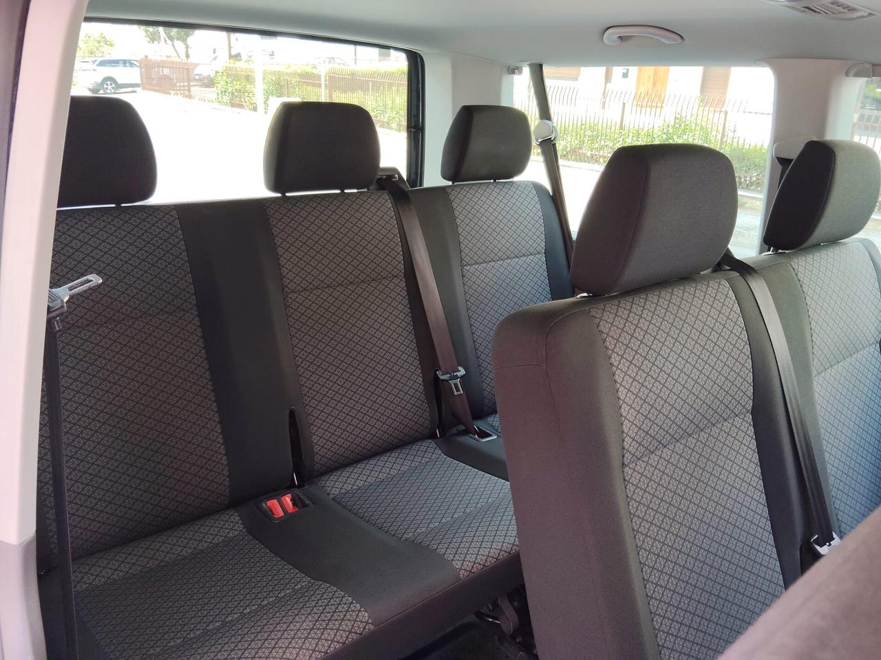 Volkswagen Caravelle 2.0 TDI 110 cv Trendline 9 posti
