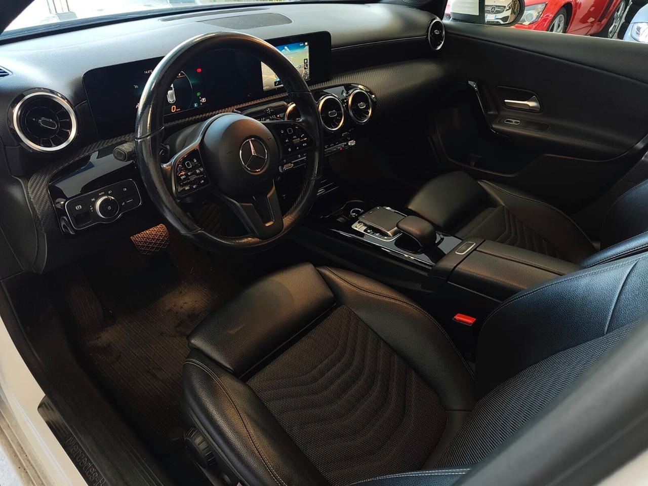 Mercedes-benz A180d AUTOMATICA NEOPATENTATI