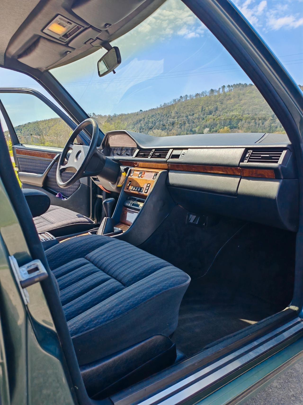 Mercedes-benz 190 2.0 E