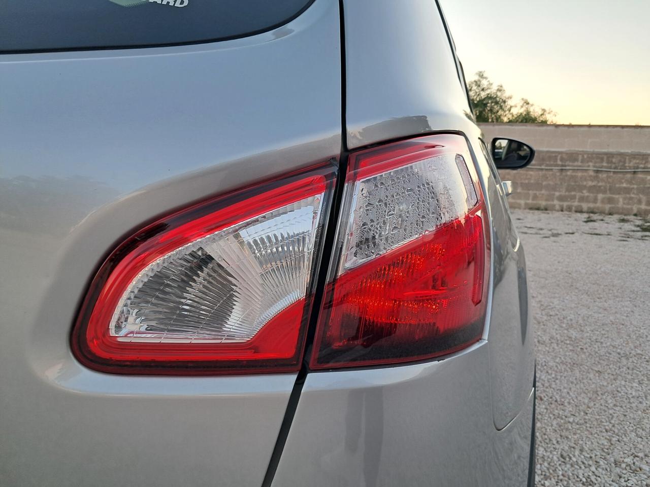 Nissan Qashqai TEKNA 1.6 GPL-TETTO*NAVI*TELECAMERA