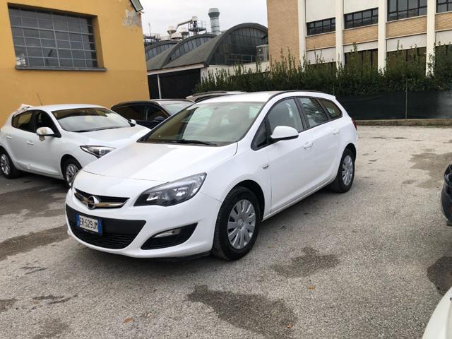 OPEL Astra 1.7 CDTI 110CV Sports Tourer Business Autocarro