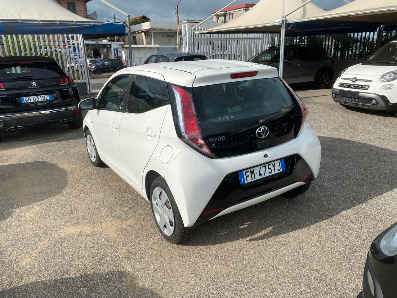 Toyota Aygo 1.0 VVT-i 69 CV 5 porte x-business MMT