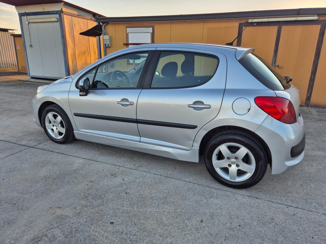 Peugeot 207 1.4 88CV 5p. neopatentati