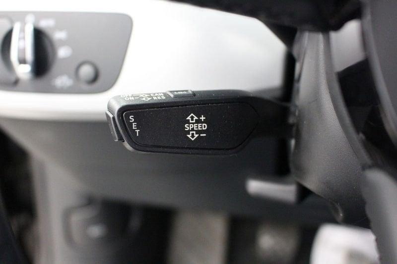 Audi A4 30 TDI Business Advanced