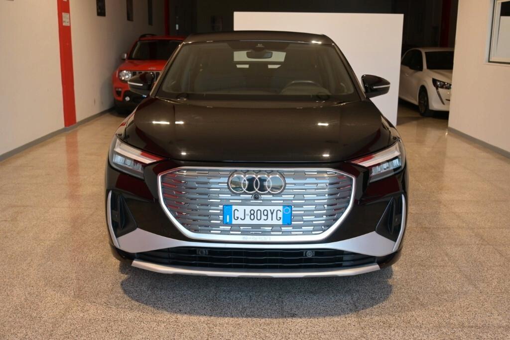 AUDI Q4 SPORTBACK 40 E-TRON 204CV AUTOMATIC S-LINE EDITION ( FARI LED - VIRTUAL COCKPIT - ADAPTIVE CRUISE - AMBIENT LIGHTS - NAVI - MIRROR - PDC - TELECAMERA POST. - CERCHI 20 )