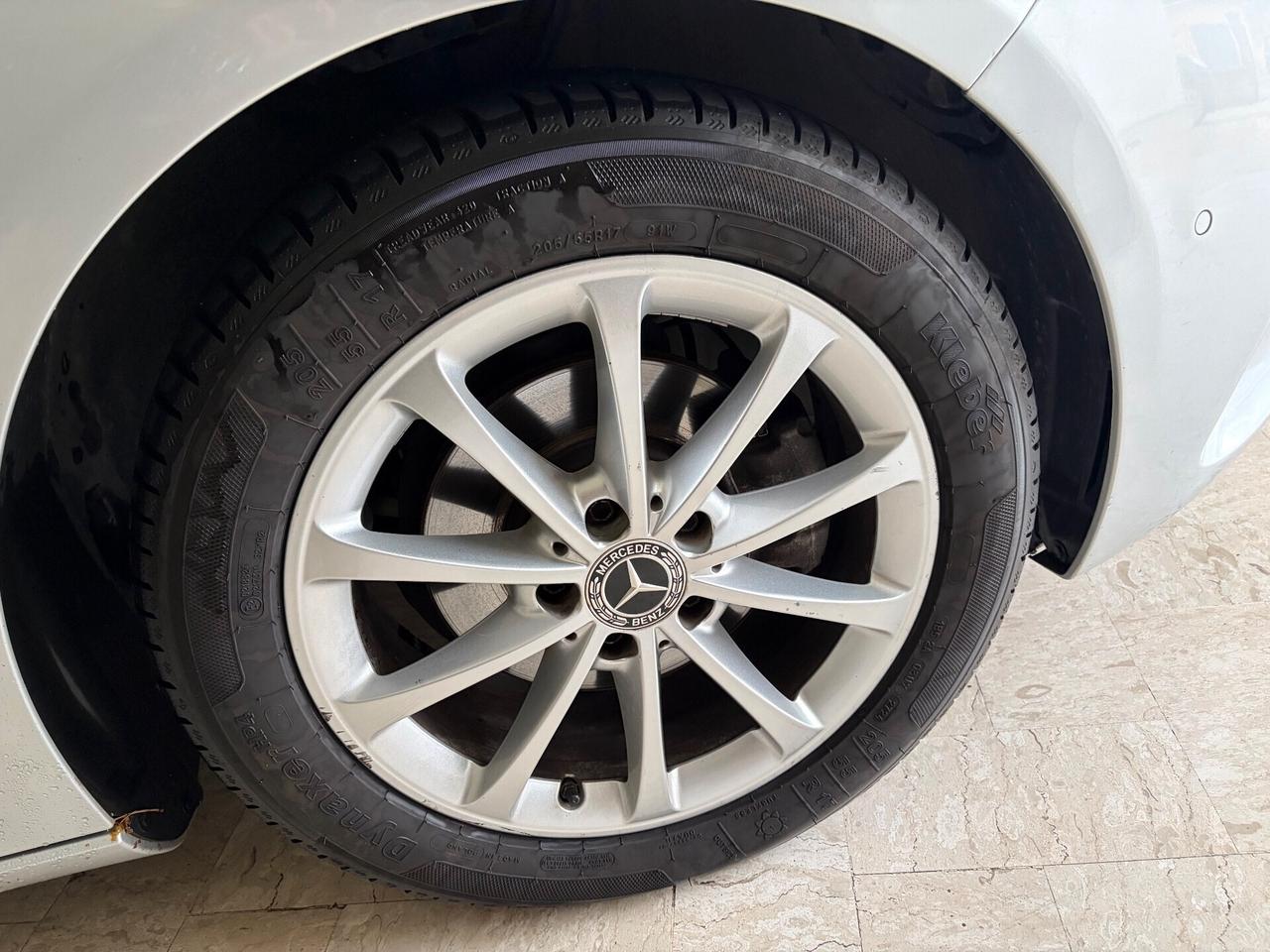 MERCEDES CLASSE B 180 d BUSINESS EXTRA