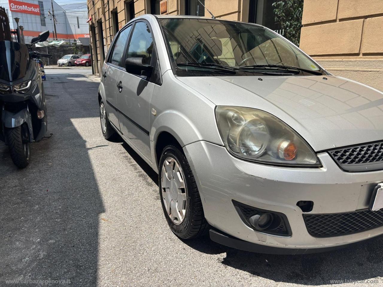 FORD Fiesta 1.2 16V 5p. Ambiente