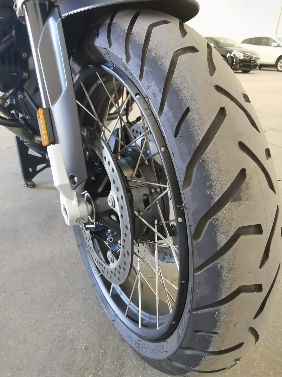 BMW gs 1250 r triple black