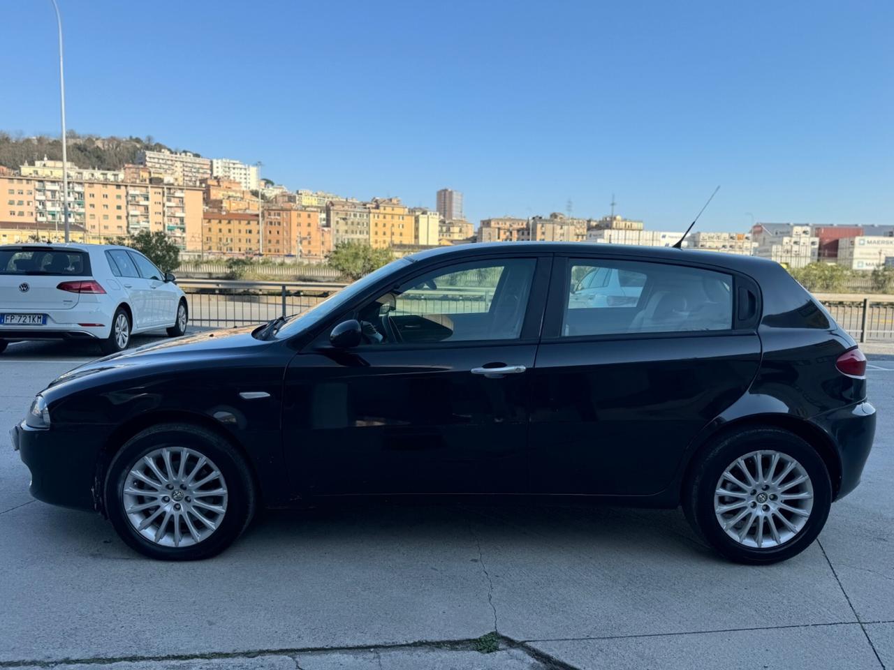 Alfa Romeo 147 1.6 16V TS 5P. Distinctive 45.000km