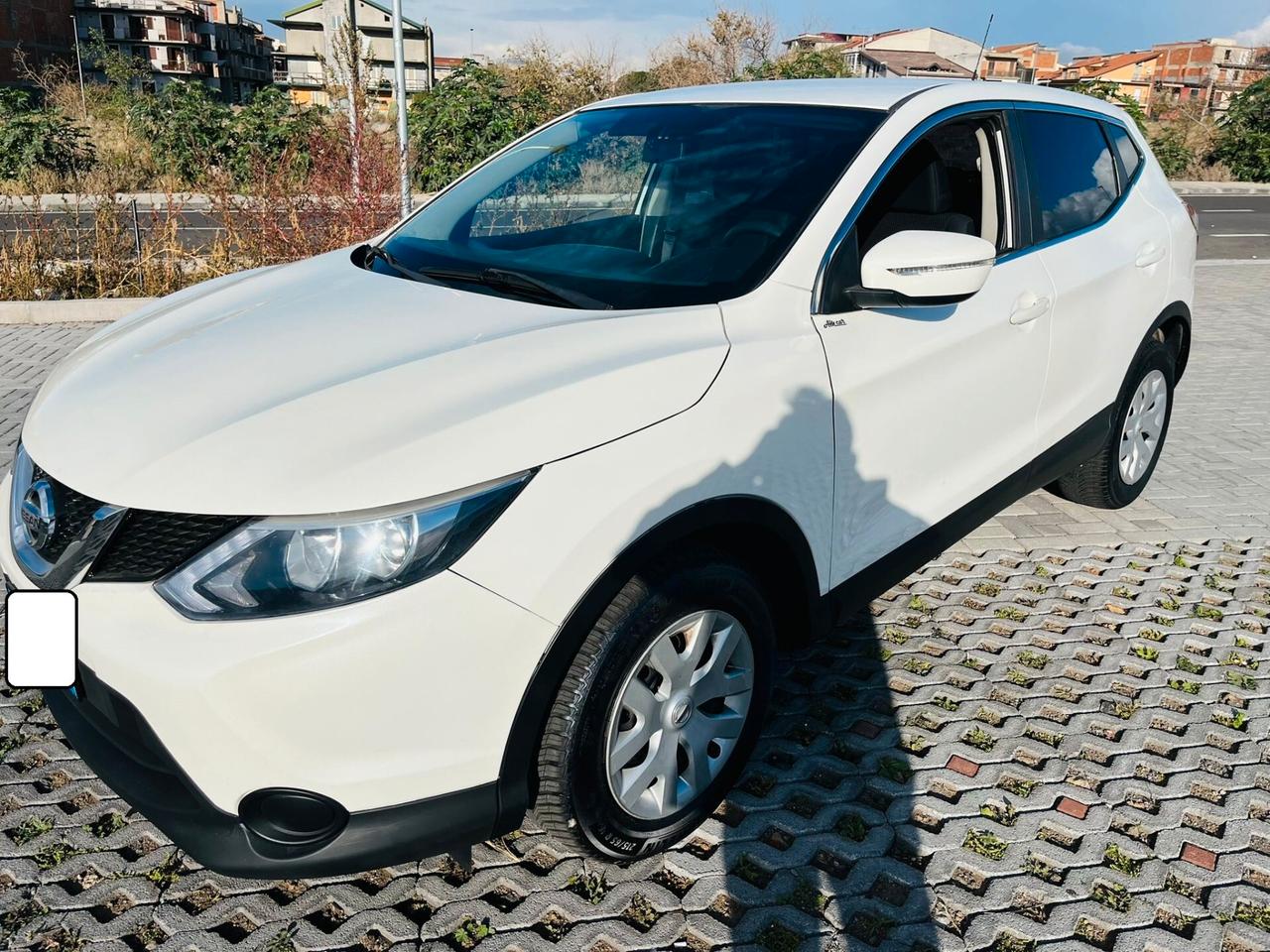 Nissan Qashqai 1.5 dCi Tekna diesel corso sicilia n 34 paterno'