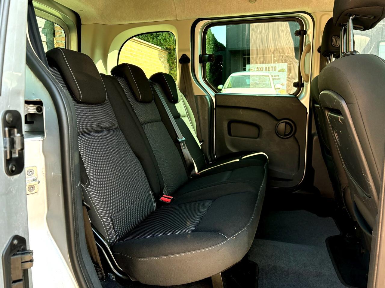 RENAULT KANGOO 1.5D 6m 5POSTI-NAVI-Garanzia-2016