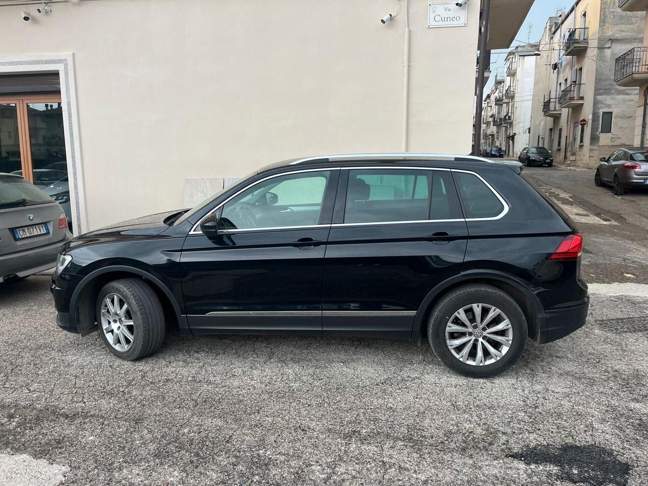 Volkswagen Tiguan 2.0 TDI SCR DSG 4MOTION Business BMT