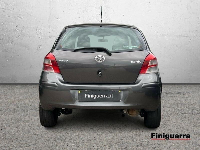 Toyota Yaris Yaris 3p 1.3 dual Sol