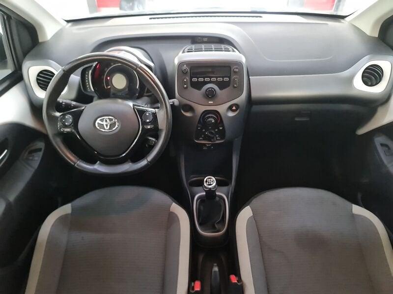 Toyota Aygo Connect 1.0 VVT-i 72 CV 5 porte x-play