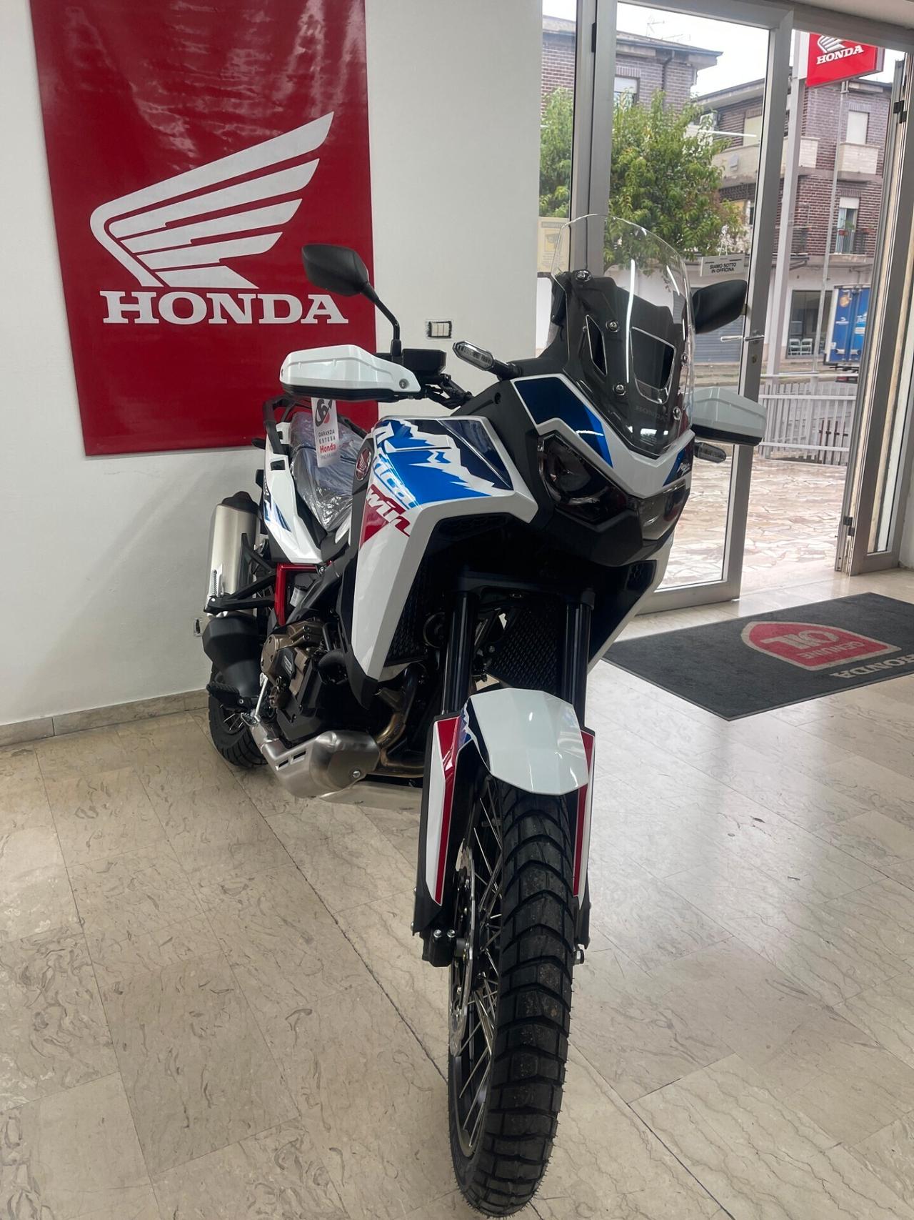 Honda Africa Twin ES 2025 - INTERESSI ZERO
