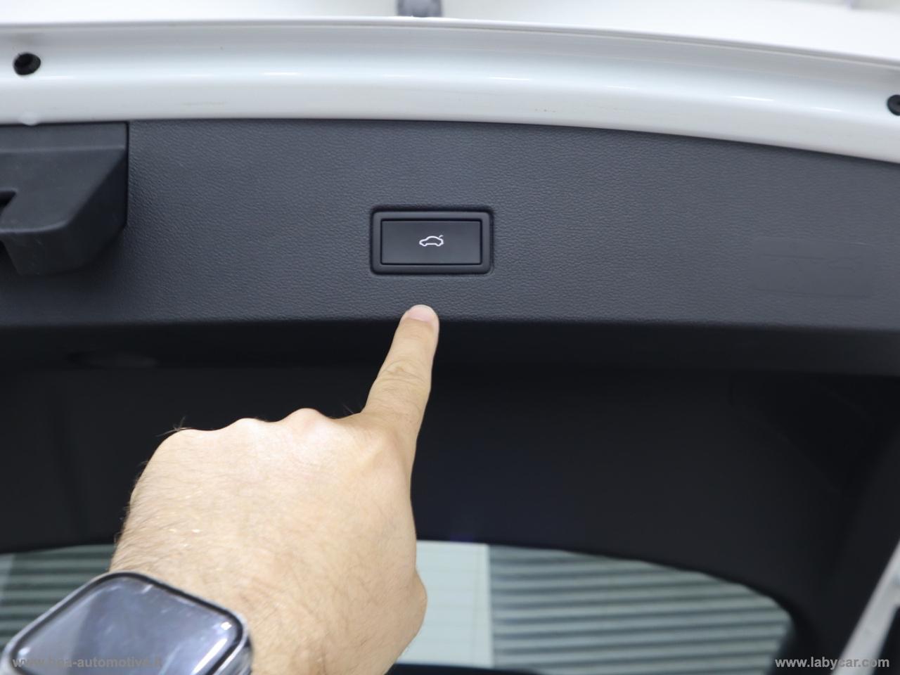 VOLKSWAGEN T-Roc 2.0TDI R-LINE NAVI LED PELLE MATRIX