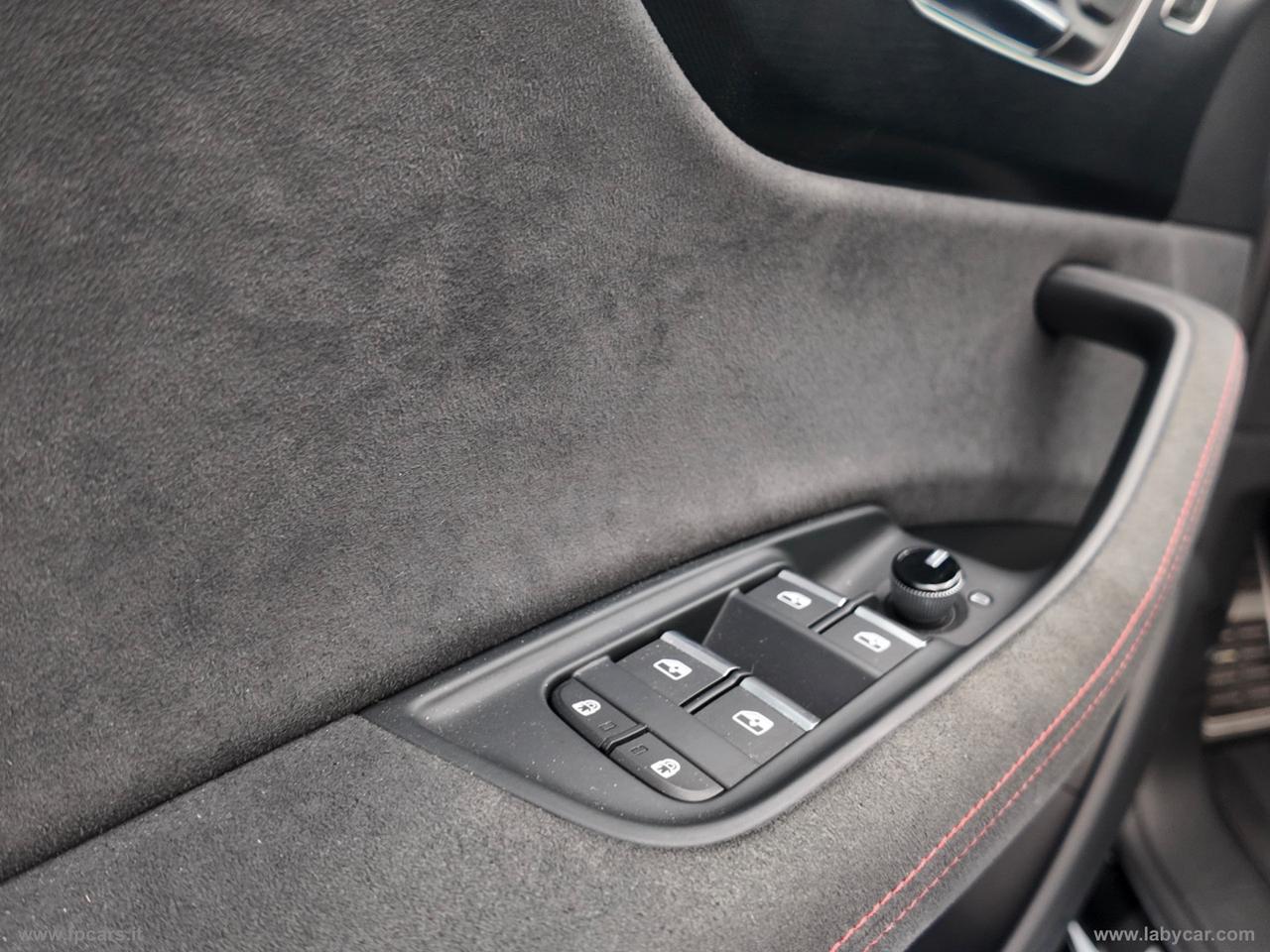 AUDI RS Q8 TFSI V8 quattro tiptr. Performance