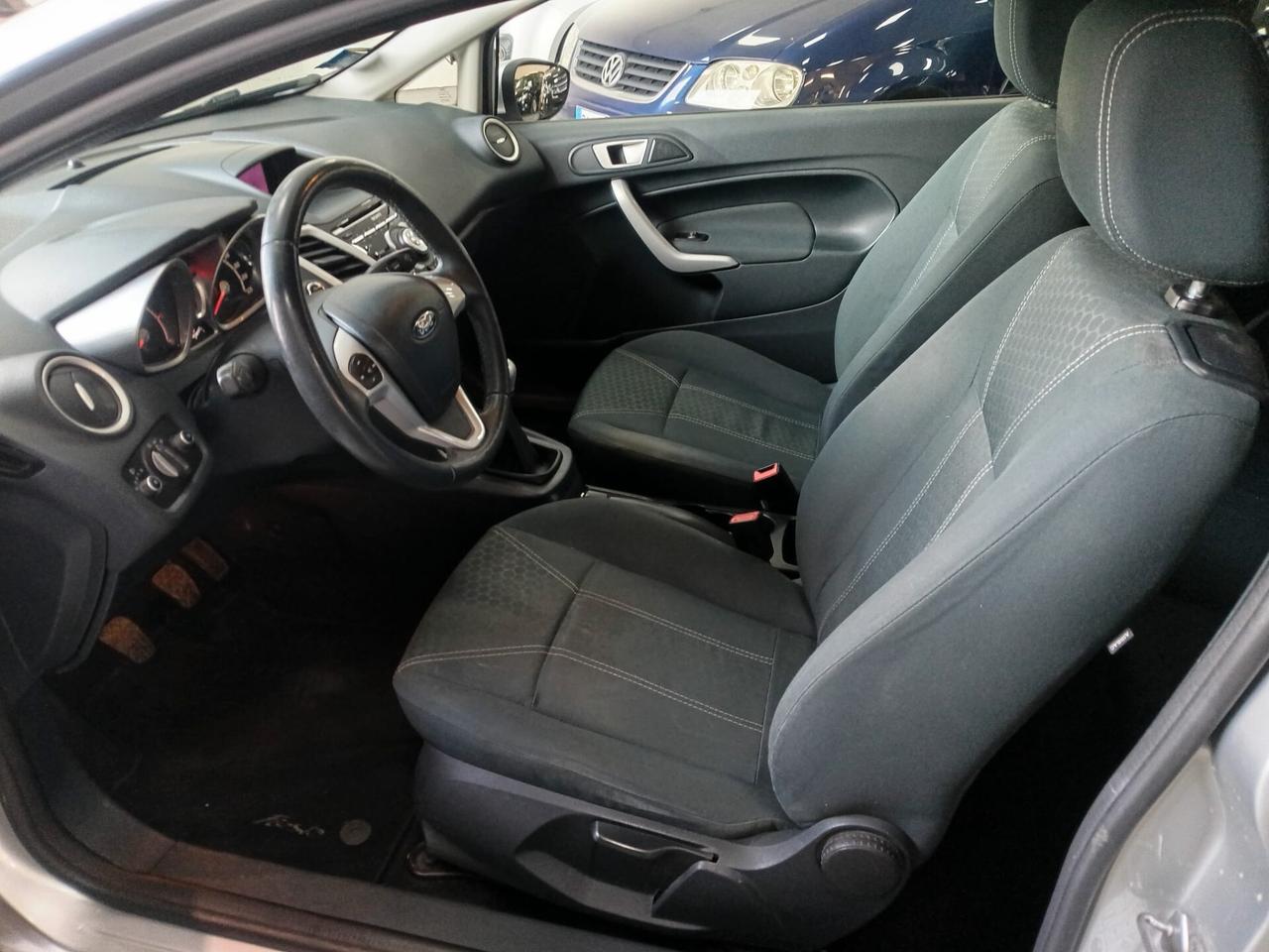 Ford Fiesta 1.4 TDCi 70CV 3 porte Titanium