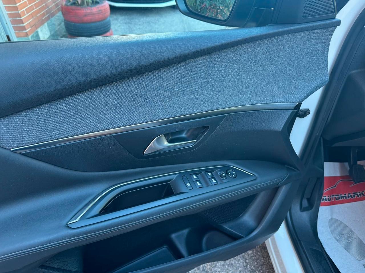 Peugeot 3008 1.2 PureTech Turbo 130 S&S Allure