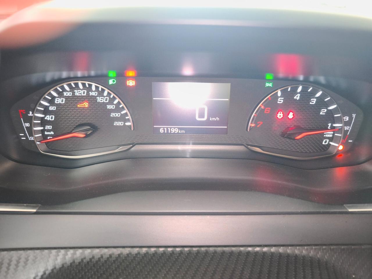 Peugeot 208 PURE TECH INCIDENTATA