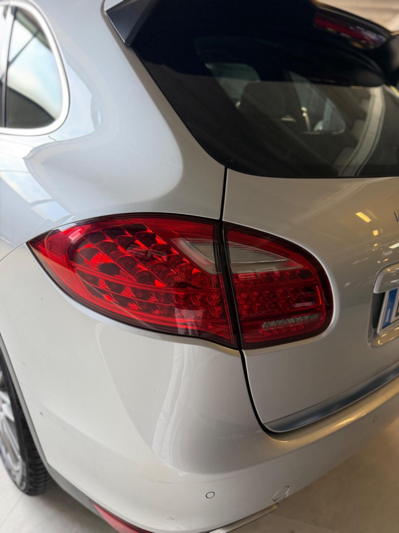 Porsche CAYENNE 3.0 V6 BOSE KMCERT UNICOPR
