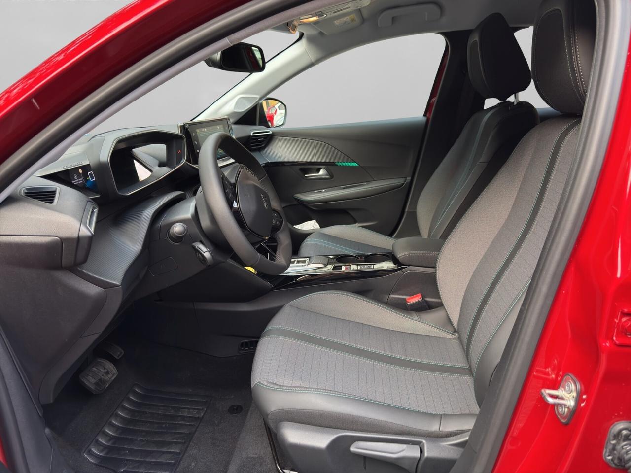 Peugeot 208 motore elettrico 136 CV 5 porte GT