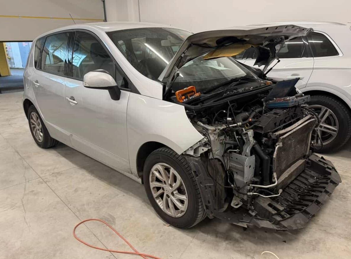 Renault Scenic Scénic XMod 1.2 TCe 130CV SINISTRATA